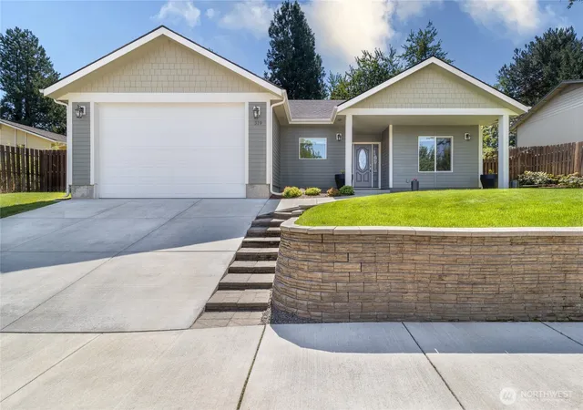 Photo 1 of Single family home for sale at 319 SE Highland Park Dr, College Place, WA 99324 | MLS# NWM2568970 | Listing updated on 2026-10-22