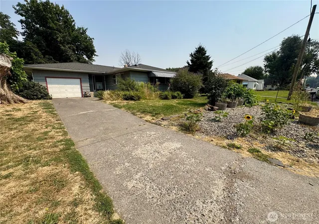 Photo 2 of Sale Pending at 309 E 7th Street, Waitsburg, WA 99361 | MLS# NWM2568988 | Listing updated on 2026-10-01
