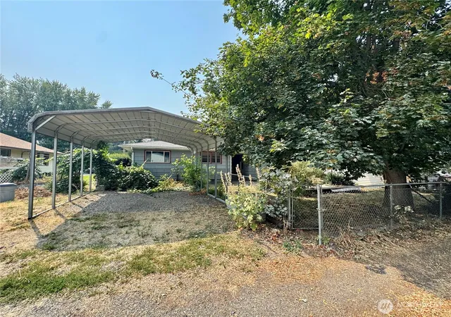 Photo 3 of Sale Pending at 309 E 7th Street, Waitsburg, WA 99361 | MLS# NWM2568988 | Listing updated on 2026-10-01