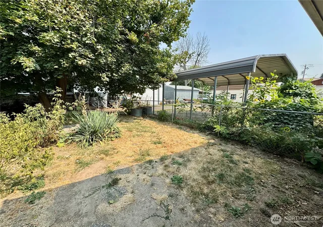 Photo 4 of Sale Pending at 309 E 7th Street, Waitsburg, WA 99361 | MLS# NWM2568988 | Listing updated on 2026-10-01