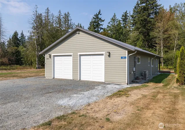 Photo 3 of Single family home for sale at 13812 Marihugh Rd, Mount Vernon, WA 98273 | MLS# NWM2568999 | Listing updated on 2026-09-24