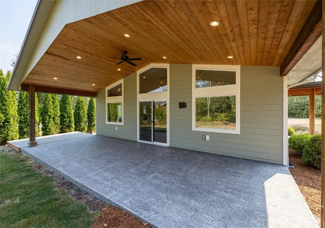 Photo 4 of Single family home for sale at 13812 Marihugh Rd, Mount Vernon, WA 98273 | MLS# NWM2568999 | Listing updated on 2026-09-24