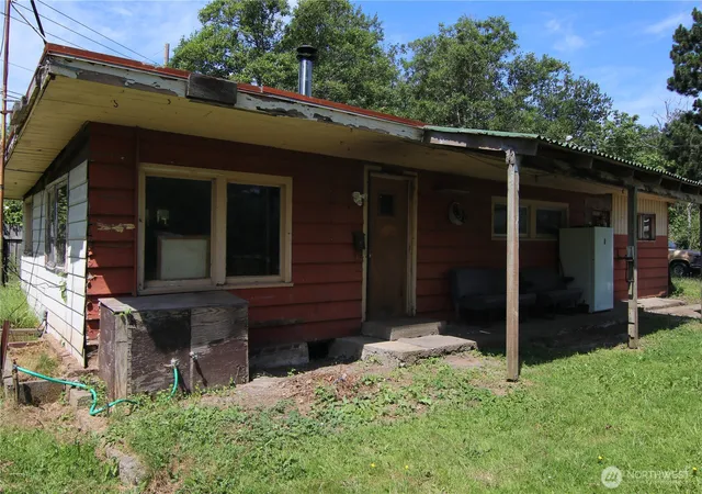 Photo 3 of Single family home for sale at 2095 Postal Ave, Bellingham, WA 98226 | MLS# NWM2569002 | Listing updated on 2026-09-23