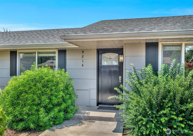 Photo 3 of Single family home for sale at 9214 46th Drive Ne, Marysville, WA 98270 | MLS# NWM2569007 | Listing updated on 2026-09-23