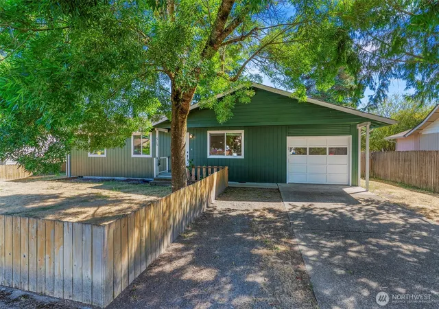 Photo 1 of Sale Pending at 513 Sw Diane St, Castle Rock, WA 98611 | MLS# NWM2569009 | Listing updated on 2026-08-20