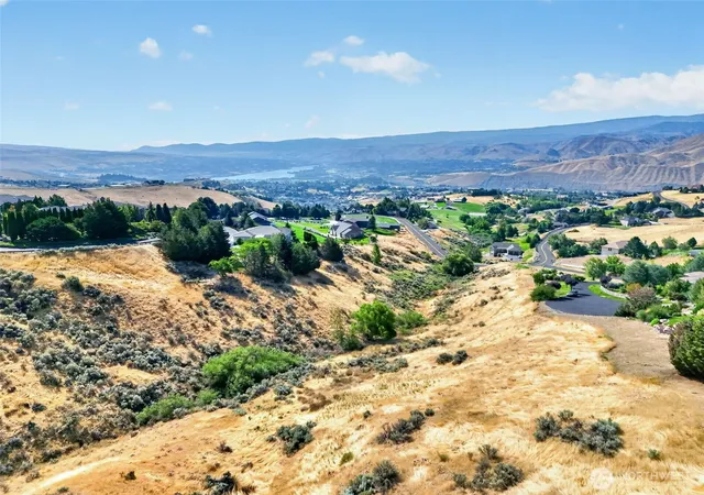 Photo 1 of Land for sale at 4326 Anna Ln, Wenatchee, WA 98801 | MLS# NWM2569036 | Listing updated on 2026-09-23