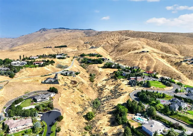 Photo 3 of Land for sale at 4326 Anna Ln, Wenatchee, WA 98801 | MLS# NWM2569036 | Listing updated on 2026-09-23