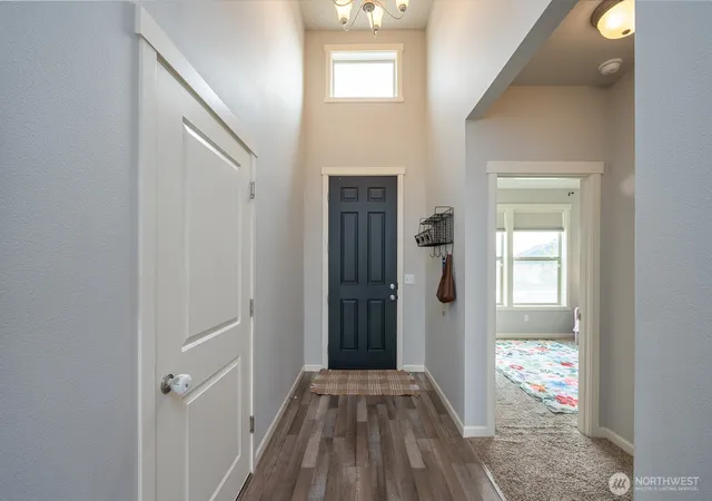 Photo 4 of Single family home for sale at 4704 E Thrush St, Moses Lake, WA 98837 | MLS# NWM2569049 | Listing updated on 2026-09-25