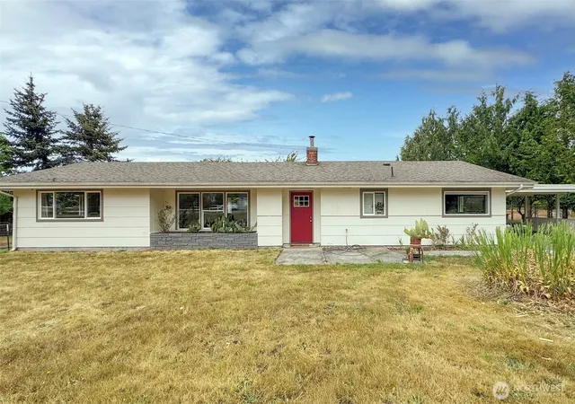 Photo 2 of Single family home for sale at 415 N Lees Crk Rd, Port Angeles, WA 98362 | MLS# NWM2569054 | Listing updated on 2026-09-23
