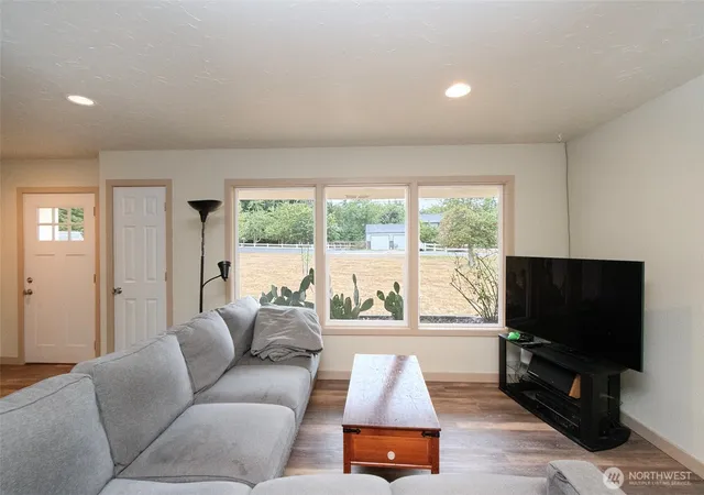 Photo 3 of Single family home for sale at 415 N Lees Crk Rd, Port Angeles, WA 98362 | MLS# NWM2569054 | Listing updated on 2026-09-23