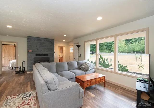 Photo 4 of Single family home for sale at 415 N Lees Crk Rd, Port Angeles, WA 98362 | MLS# NWM2569054 | Listing updated on 2026-09-23