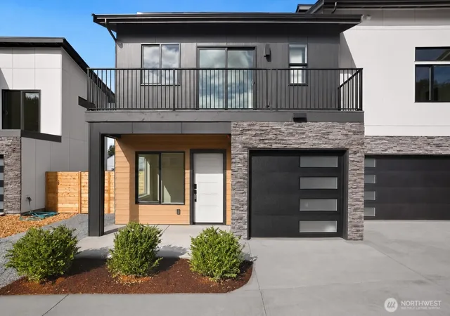 Photo 1 of Townhouse for sale at 508 Sw 137th Street #B, Burien, WA 98166 | MLS# NWM2569056 | Listing updated on 2026-09-23