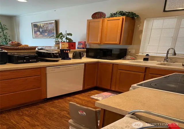 Photo 3 of Single family home for sale at 7223 E G St, Tacoma, WA 98404 | MLS# NWM2569061 | Listing updated on 2026-09-23