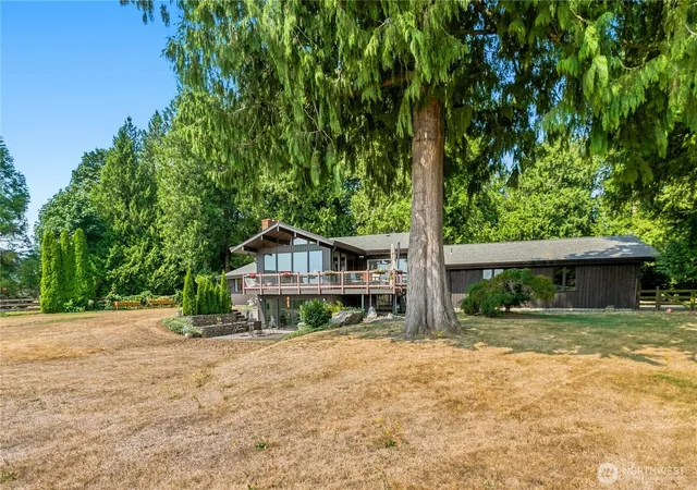 Photo 1 of Single family home for sale at 831 E Wiser Lake Rd, Lynden, WA 98264 | MLS# NWM2569066 | Listing updated on 2026-09-29