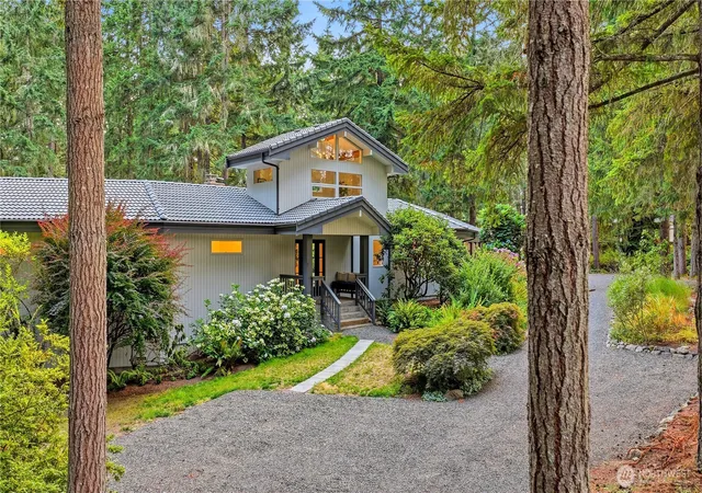 Photo 3 of Contingent at 7575 Ne New Brooklyn Rd, Bainbridge Island, WA 98110 | MLS# NWM2569074 | Listing updated on 2026-09-23