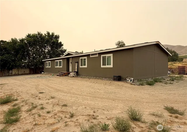 Photo 3 of Manufactured home for sale at 2228 Tacoma Ave, Bridgeport, WA 98813 | MLS# NWM2569075 | Listing updated on 2026-09-23