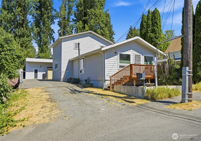 Photo 1 of Single family home for sale at 712 S Director St, Seattle, WA 98108 | MLS# NWM2569078 | Listing updated on 2026-10-01