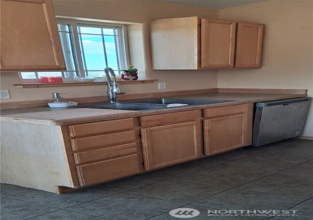 Photo 3 of Single family home for sale at 649 Bill Oules Ln, Chelan, WA 98816 | MLS# NWM2569081 | Listing updated on 2026-09-28
