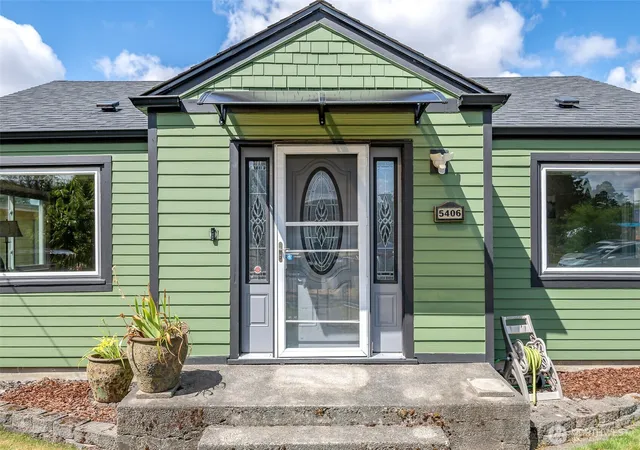 Photo 3 of Single family home for sale at 5406 L St, Tacoma, WA 98408 | MLS# NWM2569082 | Listing updated on 2026-10-02