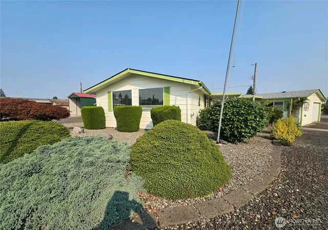 Photo 2 of Manufactured home for sale at 9101 Steilacoom Rd Se #113, Olympia, WA 98513 | MLS# NWM2569088 | Listing updated on 2026-09-23
