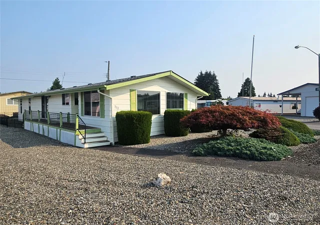 Photo 3 of Manufactured home for sale at 9101 Steilacoom Rd SE #113, Olympia, WA 98513 | MLS# NWM2569088 | Listing updated on 2026-09-23