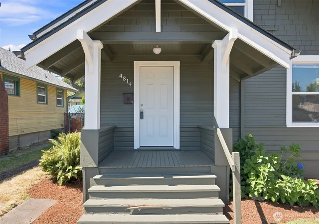 Photo 2 of Single family home for sale at 4814 S Yakima Ave, Tacoma, WA 98408 | MLS# NWM2569089 | Listing updated on 2026-09-23