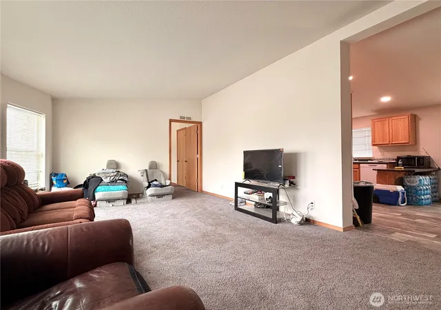 Photo 3 of Manufactured home for sale at 2210 Tacoma Ave, Bridgeport, WA 98813 | MLS# NWM2569106 | Listing updated on 2026-09-23