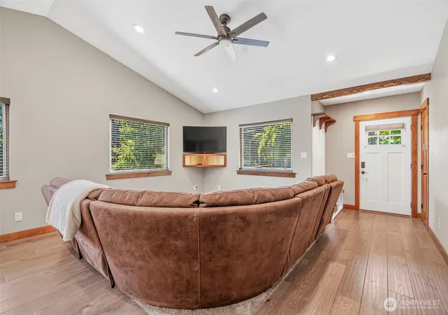Photo 3 of Single family home for sale at 4236 Pleasant Hl Rd, Kelso, WA 98626 | MLS# NWM2569122 | Listing updated on 2026-09-28