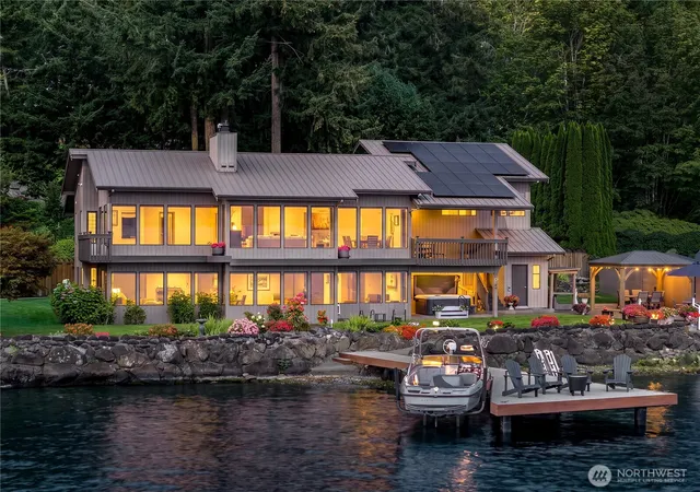 Photo 1 of Single family home for sale at 2825 E Lake Sammamish Pkwy Ne, Sammamish, WA 98074 | MLS# NWM2569133 | Listing updated on 2026-09-23
