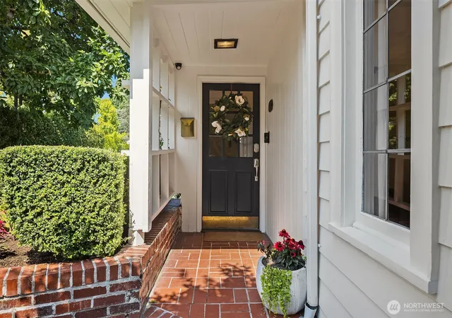 Photo 3 of Sale Pending at 1502 39th Avenue E, Seattle, WA 98112 | MLS# NWM2569155 | Listing updated on 2026-08-24
