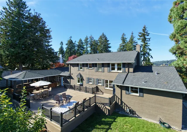 Single family home for sale at 16066 Inglewood Rd NE, Kenmore, WA 98028 | MLS# NWM2569187