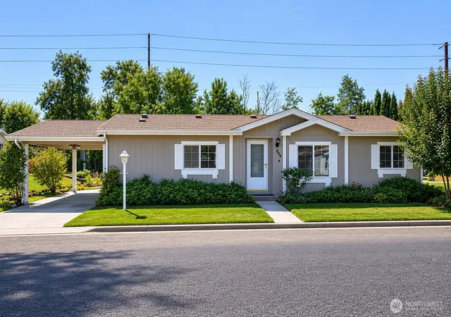 Photo 1 of Sale Pending at 808 Se Mockingbird Dr, College Place, WA 99324 | MLS# NWM2569192 | Listing updated on 2026-10-02