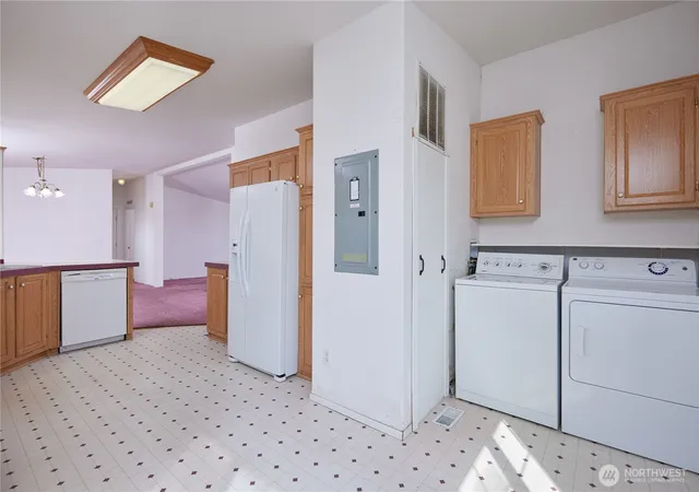 Photo 2 of Sale Pending at 808 Se Mockingbird Dr, College Place, WA 99324 | MLS# NWM2569192 | Listing updated on 2026-10-02