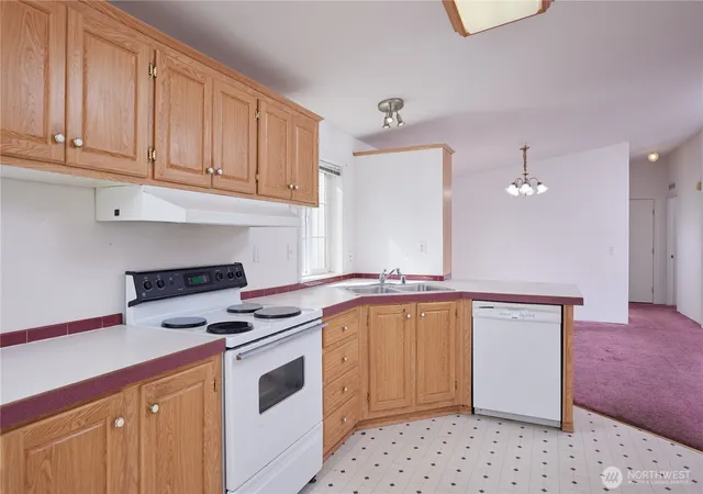 Photo 4 of Sale Pending at 808 SE Mockingbird Dr, College Place, WA 99324 | MLS# NWM2569192 | Listing updated on 2026-10-02