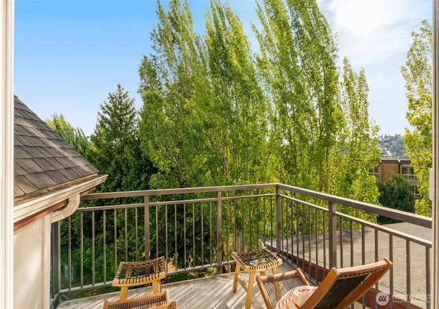 Photo 4 of Condo for sale at 55 Williams Ave S #401, Renton, WA 98057 | MLS# NWM2569197 | Listing updated on 2026-09-23
