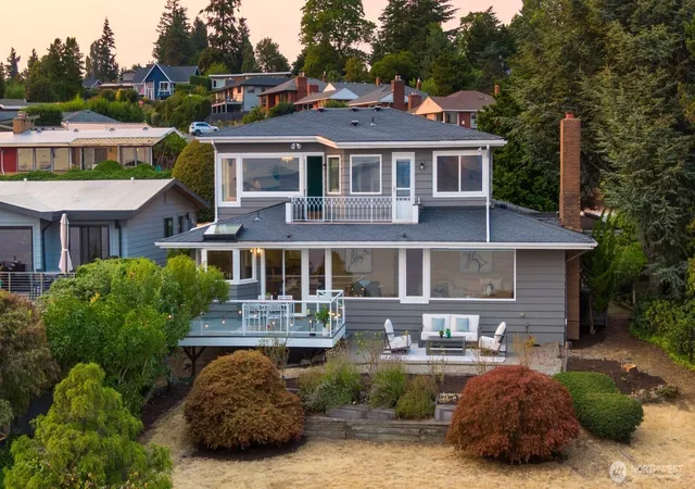 Photo 3 of Sale Pending at 4201 SW 109th Street, Seattle, WA 98146 | MLS# NWM2569199 | Listing updated on 2026-09-26