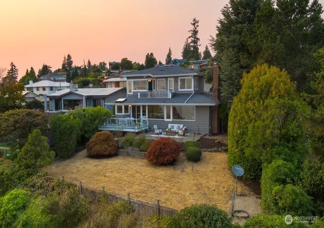 Photo 4 of Sale Pending at 4201 SW 109th Street, Seattle, WA 98146 | MLS# NWM2569199 | Listing updated on 2026-09-26