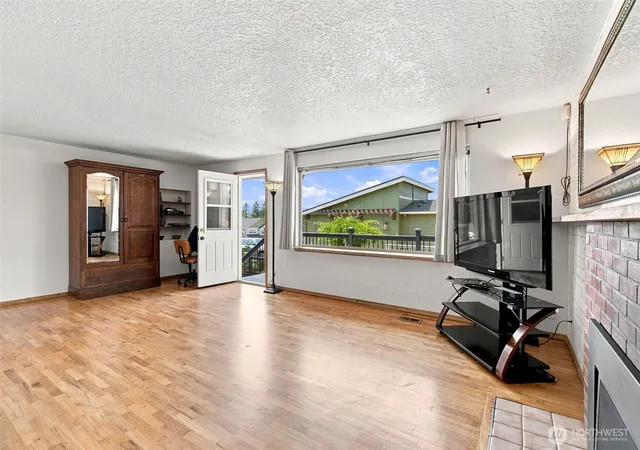 Photo 4 of Sale Pending at 16 81st Avenue SE, Lake Stevens, WA 98258 | MLS# NWM2569213 | Listing updated on 2026-09-02