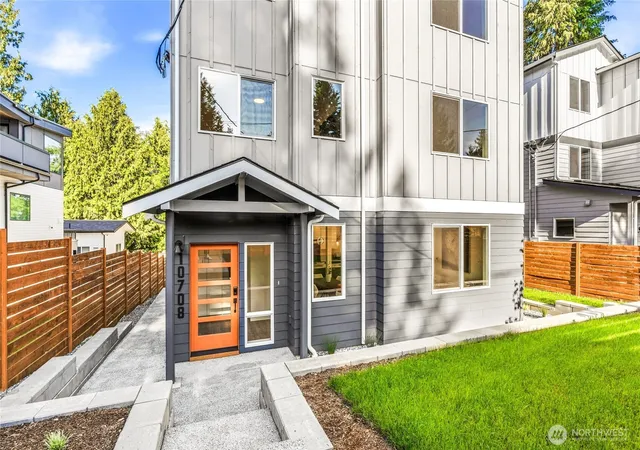 Photo 3 of Single family home for sale at 10702 Linden Ave N, Seattle, WA 98133 | MLS# NWM2569216 | Listing updated on 2026-10-02