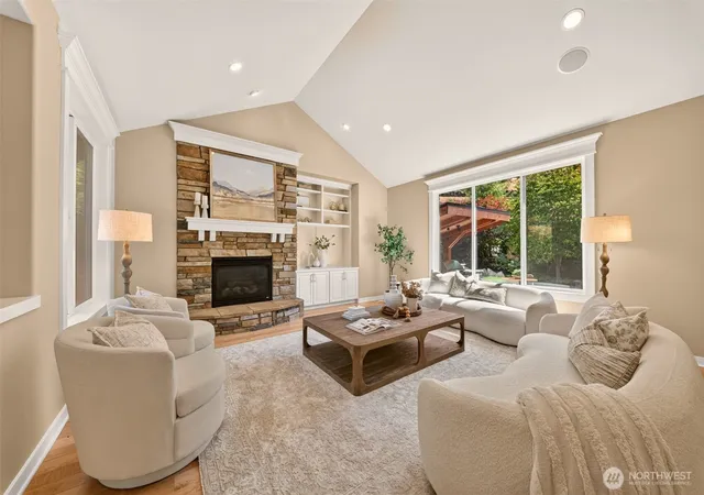 Photo 3 of Sale Pending at 1760 30Th Ave Ne, Issaquah, WA 98029 | MLS# NWM2569249 | Listing updated on 2026-09-28