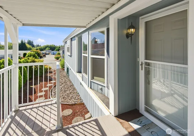 Photo 3 of Manufactured home for sale at 1427 100th St Sw #22, Everett, WA 98204 | MLS# NWM2569255 | Listing updated on 2026-10-02