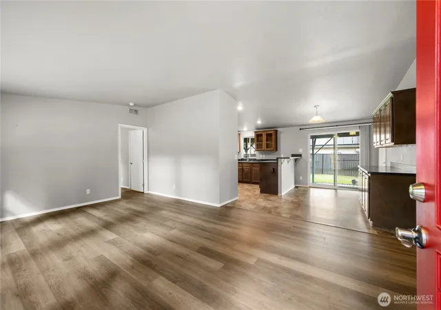 Photo 3 of Manufactured home for sale at 405 415th Avenue Se, Gold Bar, WA 98251 | MLS# NWM2569257 | Listing updated on 2026-09-26