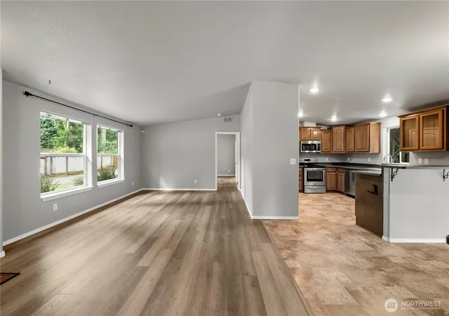Photo 4 of Manufactured home for sale at 405 415th Avenue SE, Gold Bar, WA 98251 | MLS# NWM2569257 | Listing updated on 2026-09-26