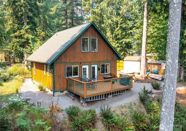 Photo 2 of Sale Pending at 7712 Viewridge Dr, Maple Falls, WA 98266 | MLS# NWM2569268 | Listing updated on 2026-09-24