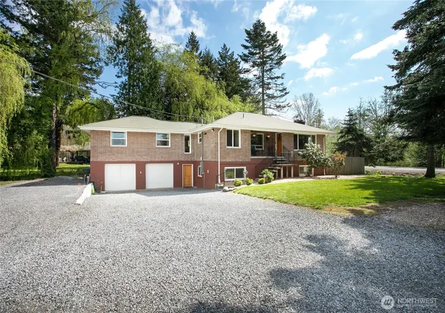 Photo 3 of Sale Pending at 997 W Larson Rd, Bellingham, WA 98226 | MLS# NWM2569272 | Listing updated on 2026-09-25