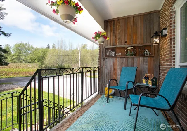 Photo 4 of Sale Pending at 997 W Larson Rd, Bellingham, WA 98226 | MLS# NWM2569272 | Listing updated on 2026-09-25