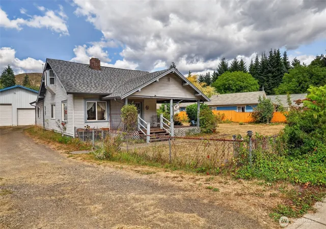 Photo 2 of Single family home for sale at 600 Main Ave, Morton, WA 98356 | MLS# NWM2569302 | Listing updated on 2026-09-24