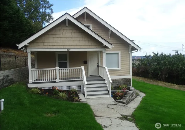 Photo 1 of Single family home for sale at 1427 E Fairbanks St, Tacoma, WA 98404 | MLS# NWM2569320 | Listing updated on 2026-10-01