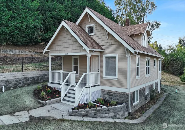 Photo 2 of Single family home for sale at 1427 E Fairbanks St, Tacoma, WA 98404 | MLS# NWM2569320 | Listing updated on 2026-10-01