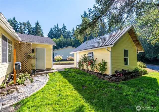 Photo 3 of Single family home for sale at 268 Sommerville Rd, Chehalis, WA 98532 | MLS# NWM2569324 | Listing updated on 2026-09-23